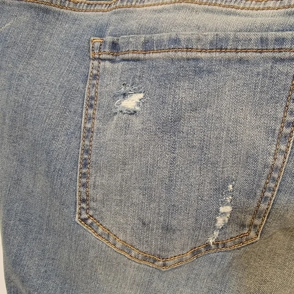 Torrid Light Wash Distressed Skinny Jeans Size 24R - Picture 12 of 17